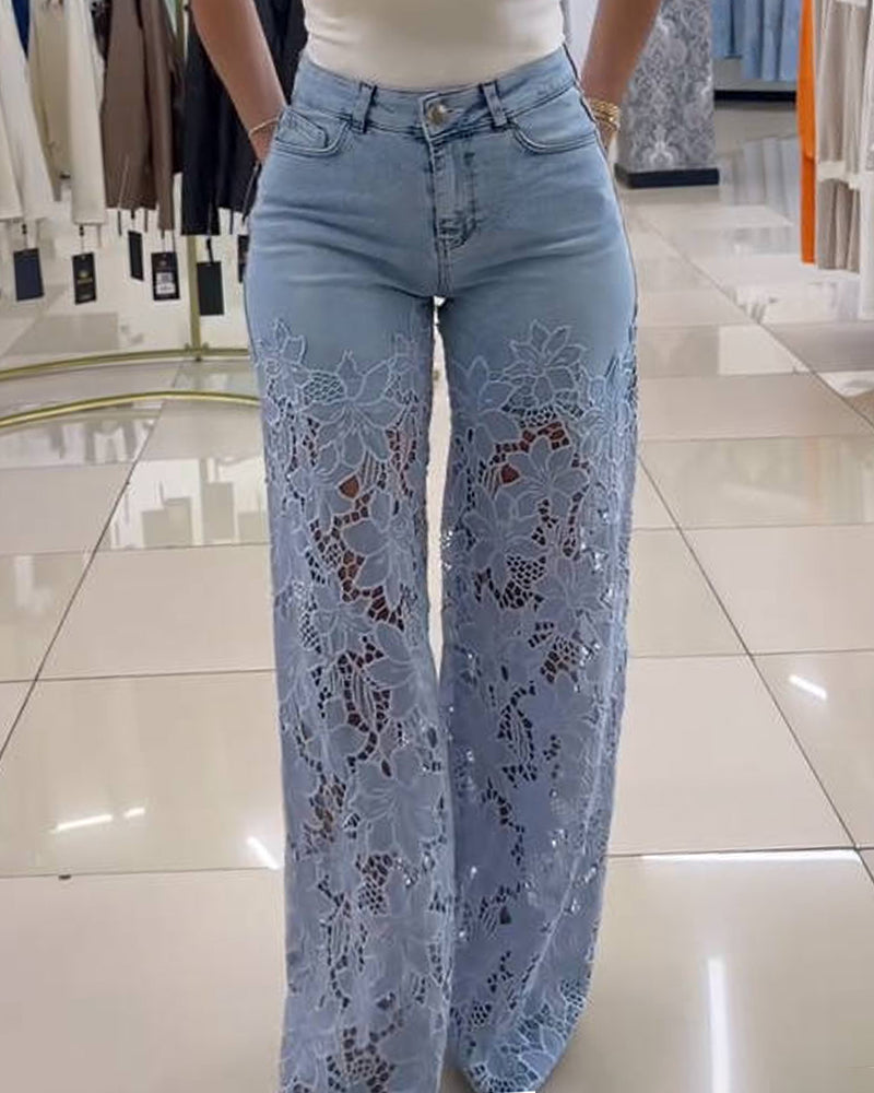 FloraDenim | Damenjeans mit Blumen & Spitze