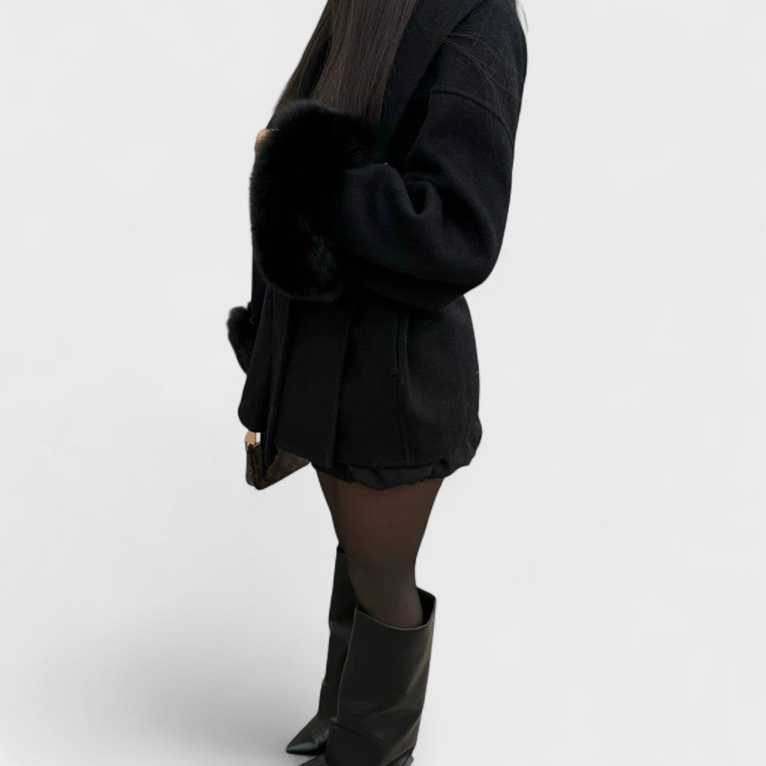 Fellzauber | Eleganter Damenmantel mit stilvollen Kunstfell-Details